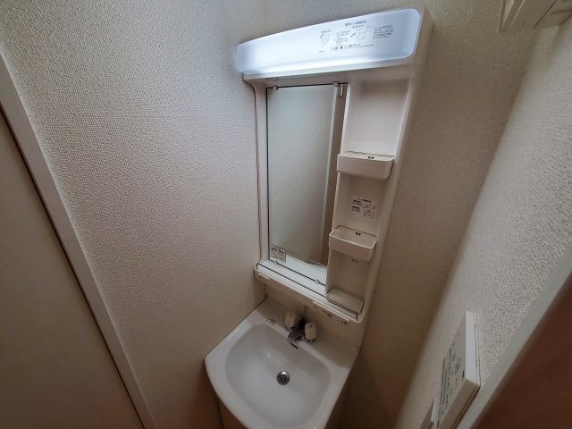 洗面設備　独立洗面化粧台付き（別号室のためイメージです）