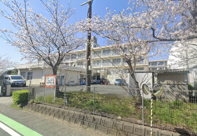 小学校　磐田市立富士見小学校（小学校）まで1900m