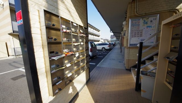 東武東上線 上福岡駅 徒歩16分 3階建 築20年の外観写真