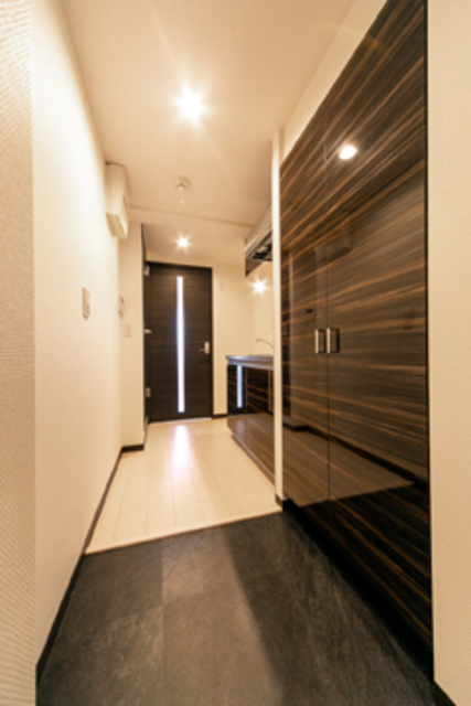 玄関　※写真は同タイプ住戸です。