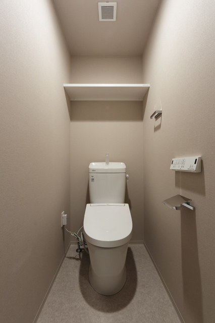 トイレ　※写真は同タイプ住戸です。
