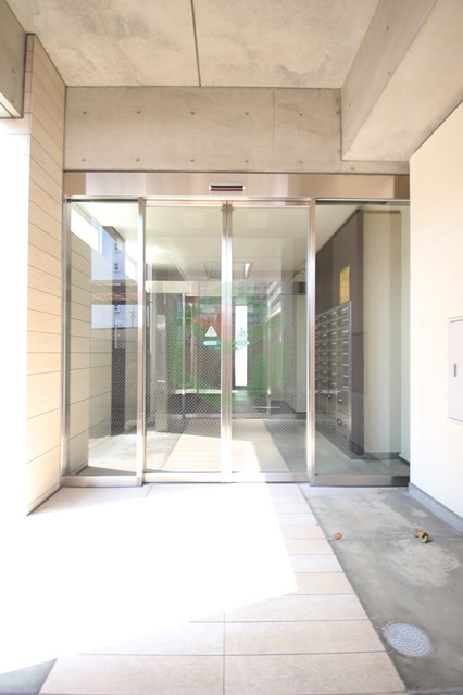 エントランス　建物の内部です