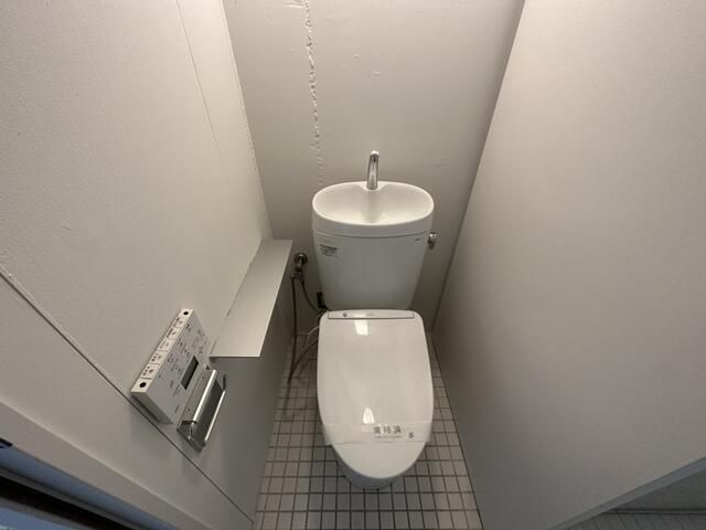 トイレ　※別部屋の参考写真です。