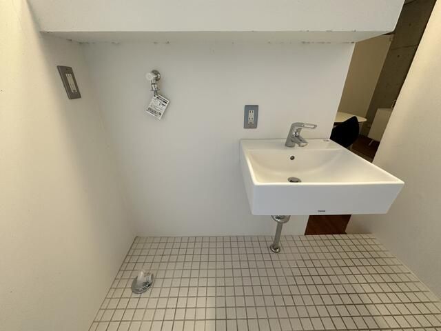 洗面設備　※別部屋の参考写真です。