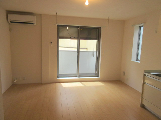 居室・リビング　★キレイなフローリングの角部屋です★