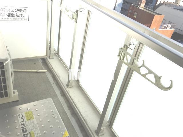 バルコニー　南向きなので太陽の光もしっかり入ります