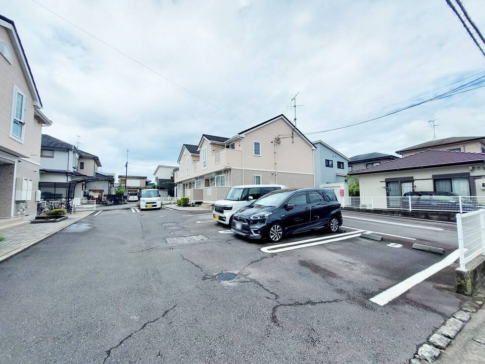 駐車場　駐車場