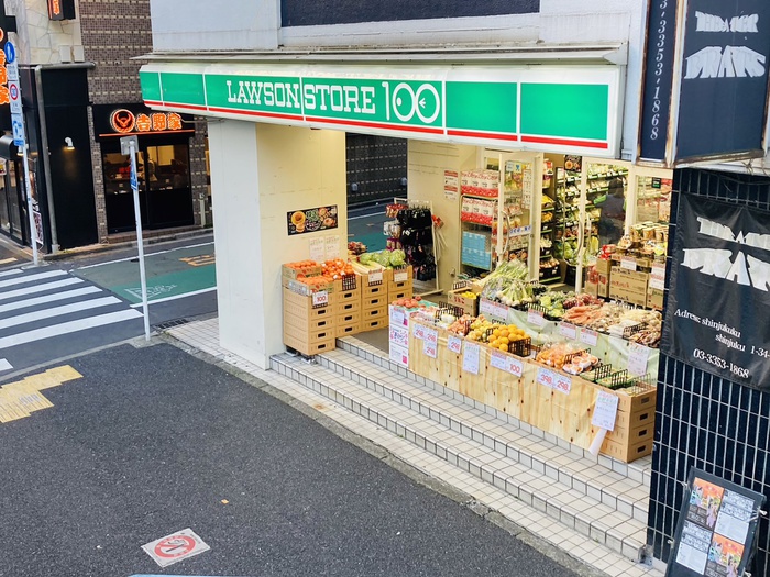 その他　ローソンストア100新宿一丁目店（その他）まで70m