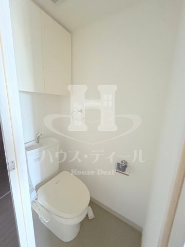 トイレ　落ち着いた色調のトイレです