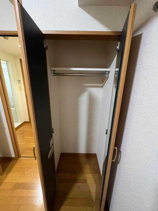 収納　（別タイプ参考写真）スカイコートヌーベル池袋　豊島区東池袋２