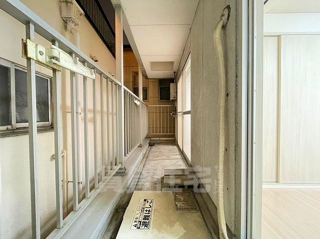 地下鉄千日前線 鶴橋駅 徒歩3分 8階建 築41年の内装写真