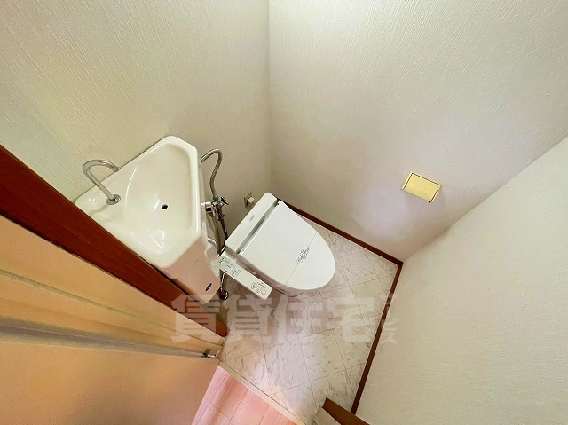 地下鉄千日前線 鶴橋駅 徒歩3分 8階建 築41年のトイレ写真