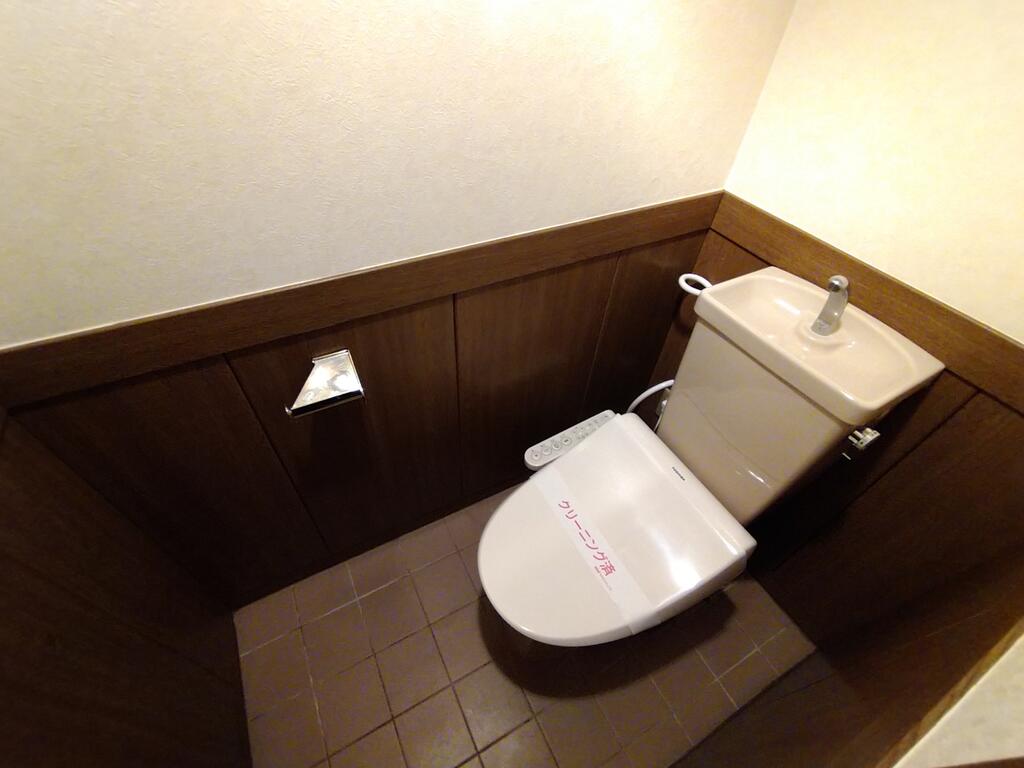 地下鉄箱崎線 呉服町駅 徒歩10分 9階建 築36年のトイレ写真