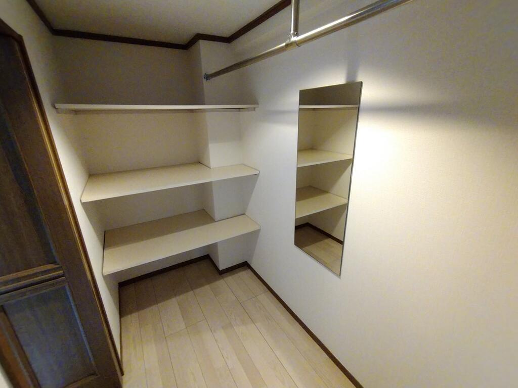 地下鉄箱崎線 呉服町駅 徒歩10分 9階建 築36年の内装写真