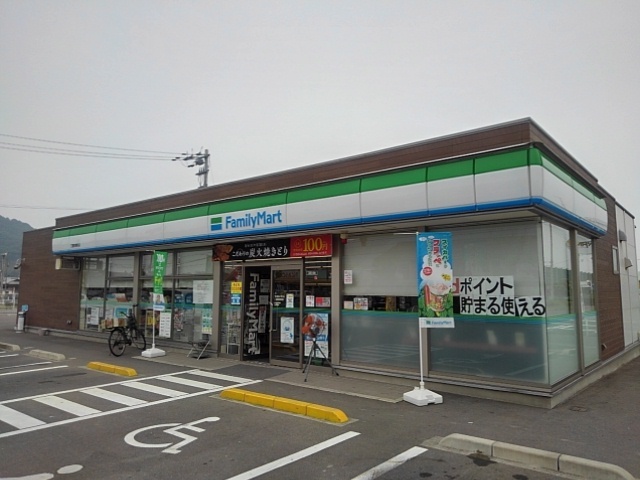 コンビニ　ファミリーマート三豊詫間町店（コンビニ）まで400m