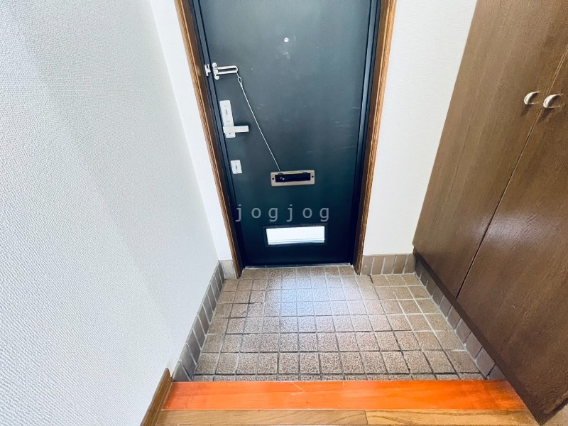 玄関　ゆったりとした玄関です。