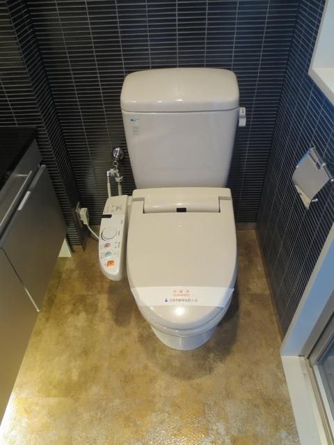 トイレ　★温水洗浄機能付き★
