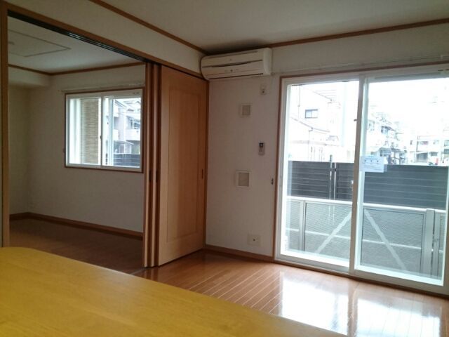 メゾン パルテールIIの居間写真