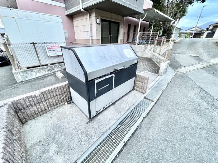 筑豊電気鉄道 西山駅 徒歩11分 3階建 築24年の外観写真