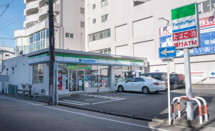 コンビニ　ファミリーマート 静岡鷹匠三丁目店（コンビニ）まで112m