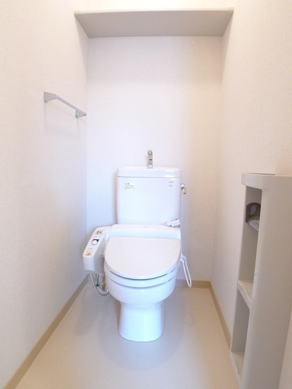 リヴェール豊四季Bのトイレ写真