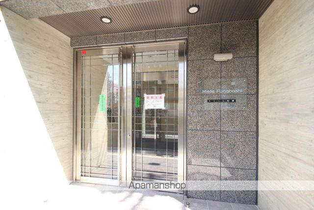 ＪＲ総武線快速 船橋駅 徒歩4分 9階建 築18年の外観写真