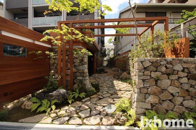 エントランス　建物の内部です