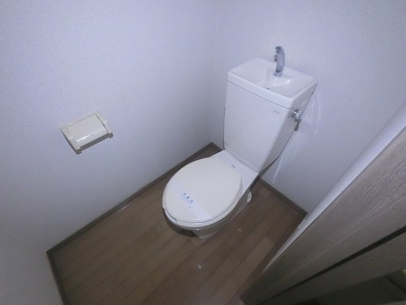 ＪＲ京浜東北線 川崎駅 徒歩10分 2階建 築28年のトイレ写真