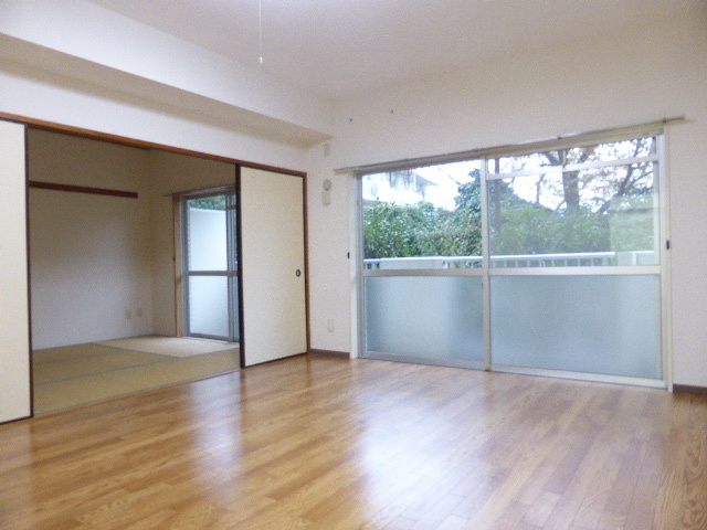居室・リビング　※写真は他号室です