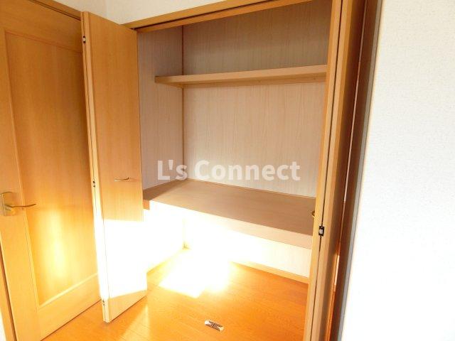 収納　奥行きのある収納でお荷物もすっきりしまえます。