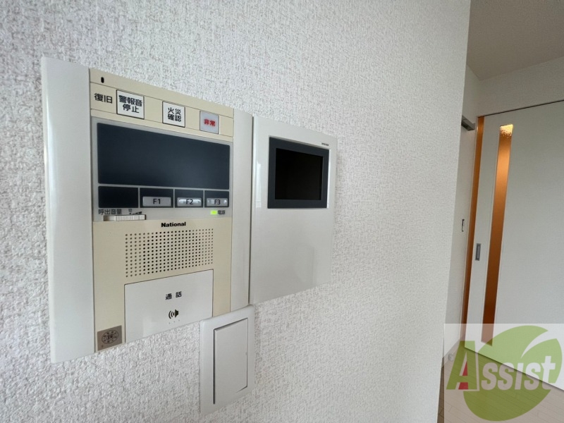 セキュリティ　ＴＶモニター付インターホンです。来客者の顔が見えるので安心！