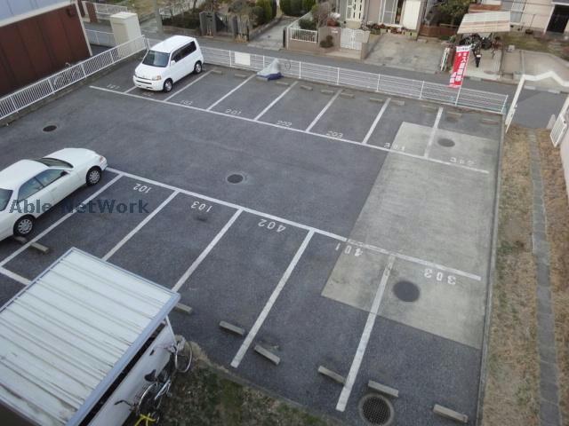 駐車場　駐車場