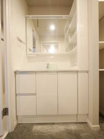 洗面設備　別部屋の画像になります。