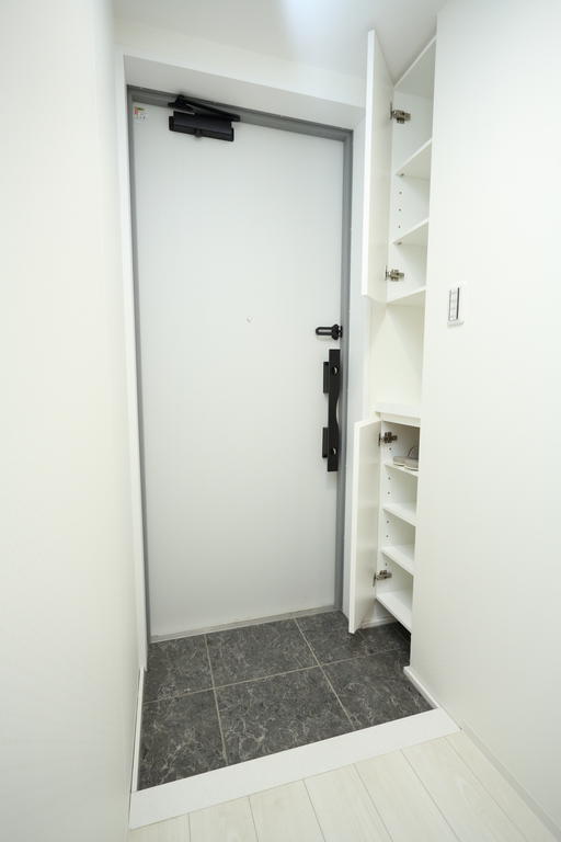 SENDAI STUDENT COURT上杉3丁目の玄関写真