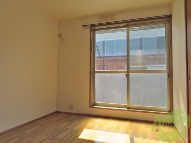 その他部屋・スペース　寝室は広々としてゆったり休めそうです。一日の疲れも癒せます。