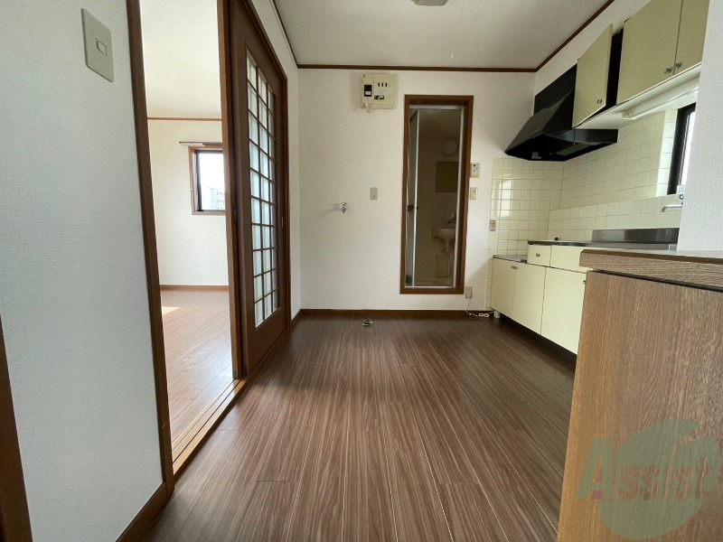 玄関　こちらは玄関になります。広々していますね。