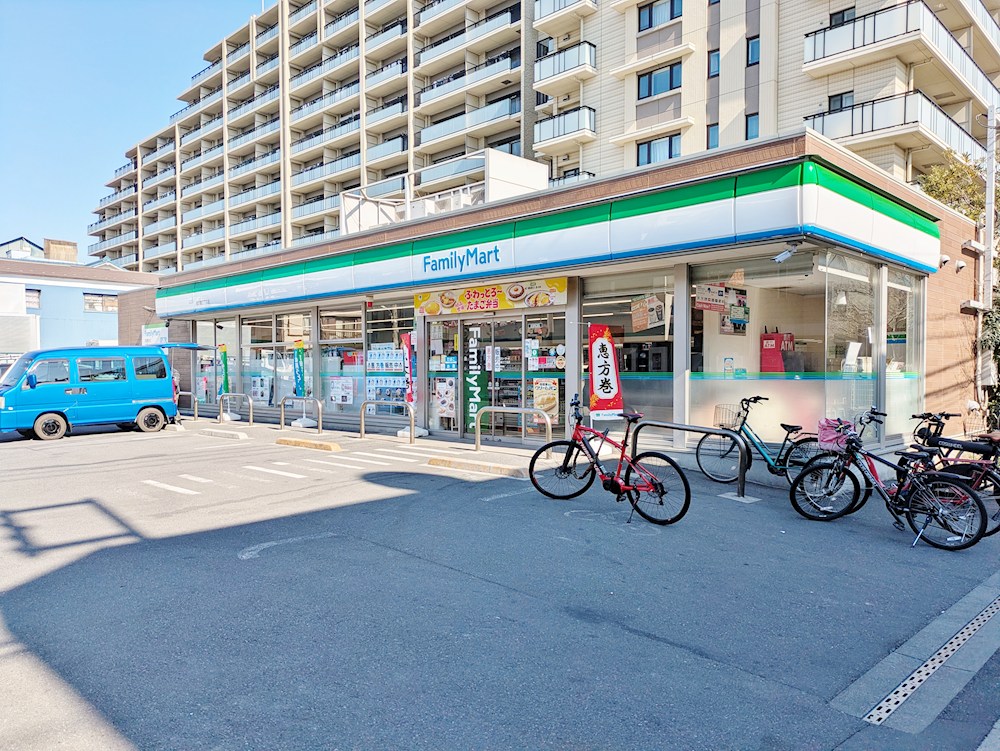 コンビニ　ファミリーマート 西六郷三丁目店（コンビニ）まで350m