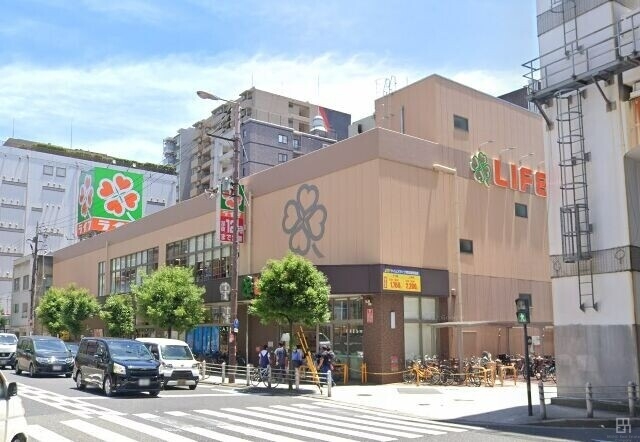 スーパー　ライフ阿波座駅前店（スーパー）まで705m