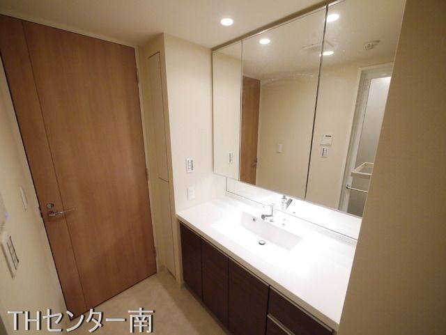 洗面設備　同物件別部屋写真