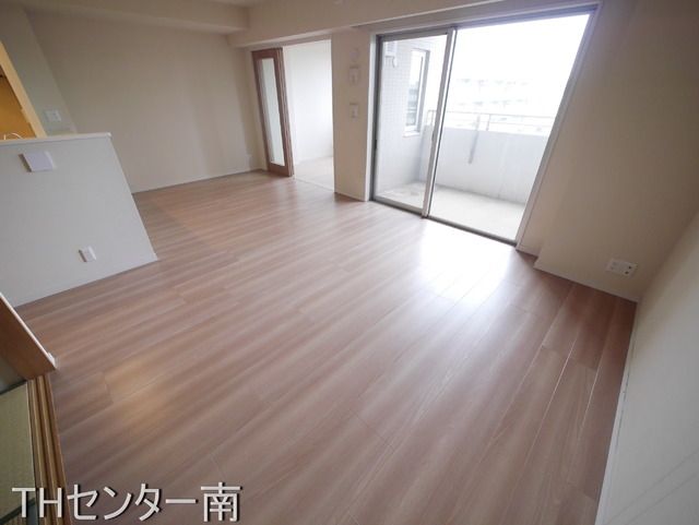 居室・リビング　同物件別部屋写真
