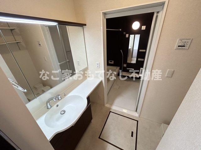 洗面設備　※写真は別号室