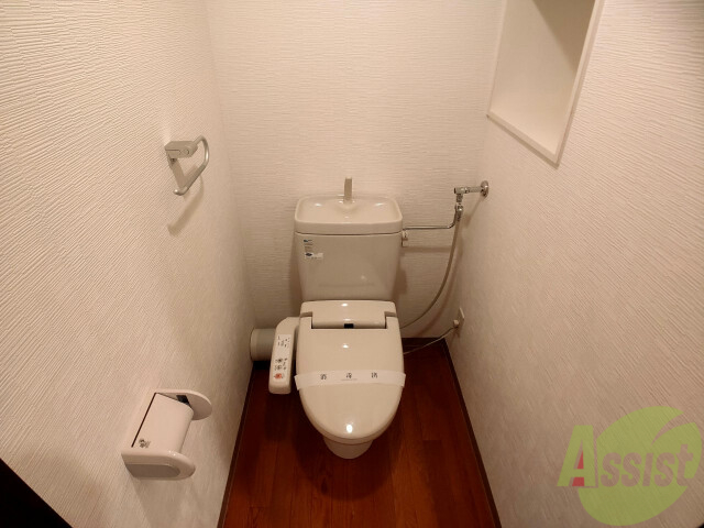 トイレ　こちらはトイレです。清潔感があり、安心して使用できます。