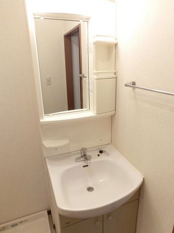 洗面設備　★ハミガキ・お化粧すべてお任せ下さい★