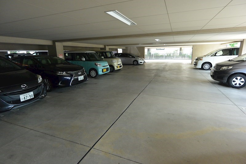 駐車場　駐車場