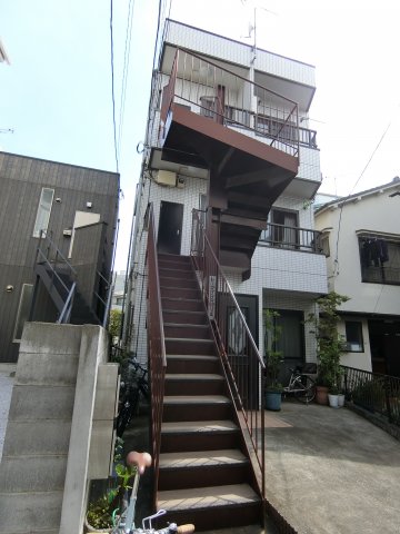 建物外観　2011年2月築　鉄骨造地上3階建て総戸数3戸 東京都大田区