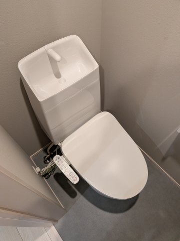 トイレ　キレイな個室空間です