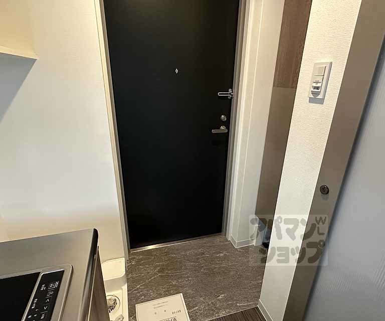 サラソーニョ御所西の玄関写真