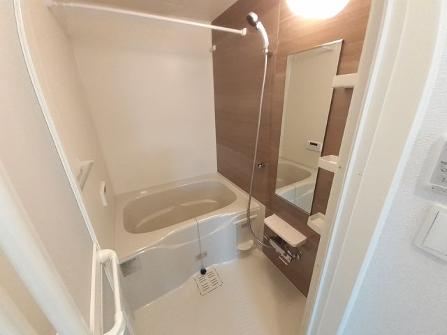 ラシュレ Aの風呂写真