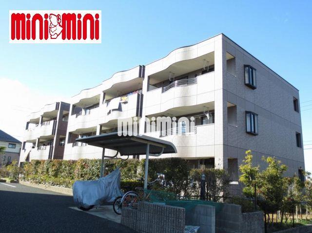 建物外観　日当たり良好な３階建てマンション