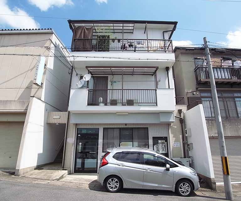 建物外観　正面からの外観です。